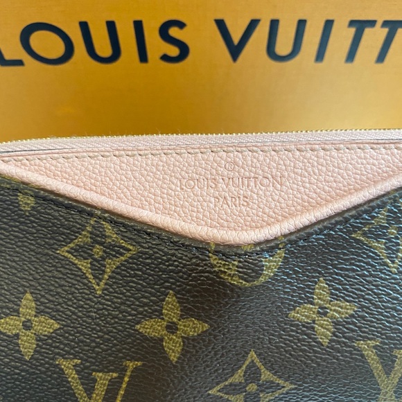 ❌SOLD❌ Louis Vuitton Pallas Clutch - Picture 5 of 7
